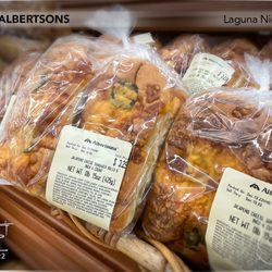 Albertsons - Jalapeño Cheese Bread - I usually get the pre-sliced, round loaf... 'Saw this & thought I'd change it up a bit.