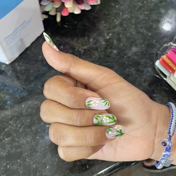 Queen's Nails & Spa - Nail Salons Near Me - Kihei, Hawaii Queen's Nails & Spa - Nail Salons Near Me - Kihei, Hawaii