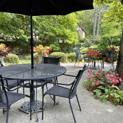 The Hostess House - The patio...gorgeous!