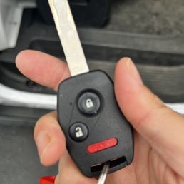 Got my car key replaced because it was worn out and Sapir fixed it within 15 minute .