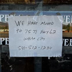 Pickers Paradise - Sign on front door