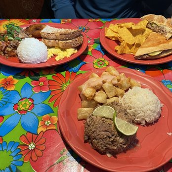 Victor's 1959 Cafe - Cuban Near Me - Minneapolis, Minnesota