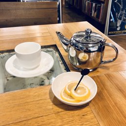 Black tea with lemon