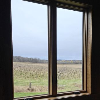 Arrowhead Spring Vineyards - Calming view - Wineries Near Me - Lockport, New York