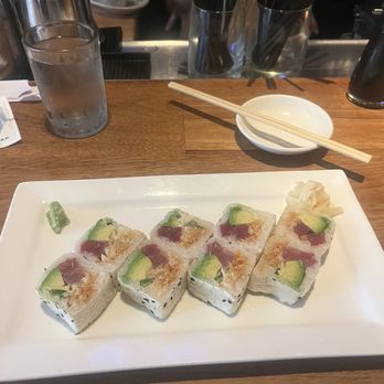 The Honor Bar - Thai tuna roll - Burgers Near Me - Beverly Hills, California The Honor Bar - Thai tuna roll - Burgers Near Me - Beverly Hills, California