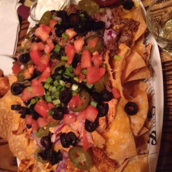 Elephant & Castle - Nachos - British Near Me - Seattle, Washington