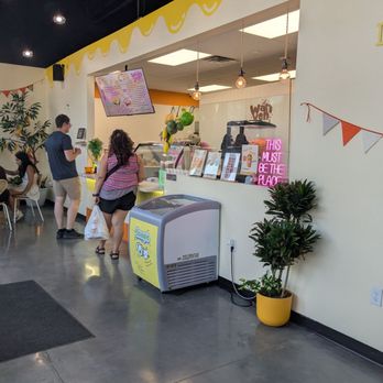 Wanyen Cafe - Inside - Desserts Near Me - Salt Lake City, Utah