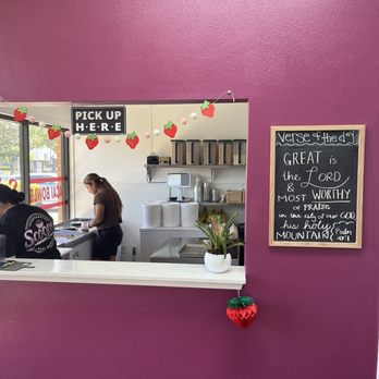 Scoops Handcrafted Acai Bowls - Pickup window - Acai Bowls Near Me - Merced, California Scoops Handcrafted Acai Bowls - Pickup window - Acai Bowls Near Me - Merced, California