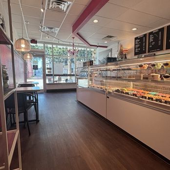Le Macaron French Pastries - Coffee & Tea Near Me - Melbourne, Florida Le Macaron French Pastries - Coffee & Tea Near Me - Melbourne, Florida