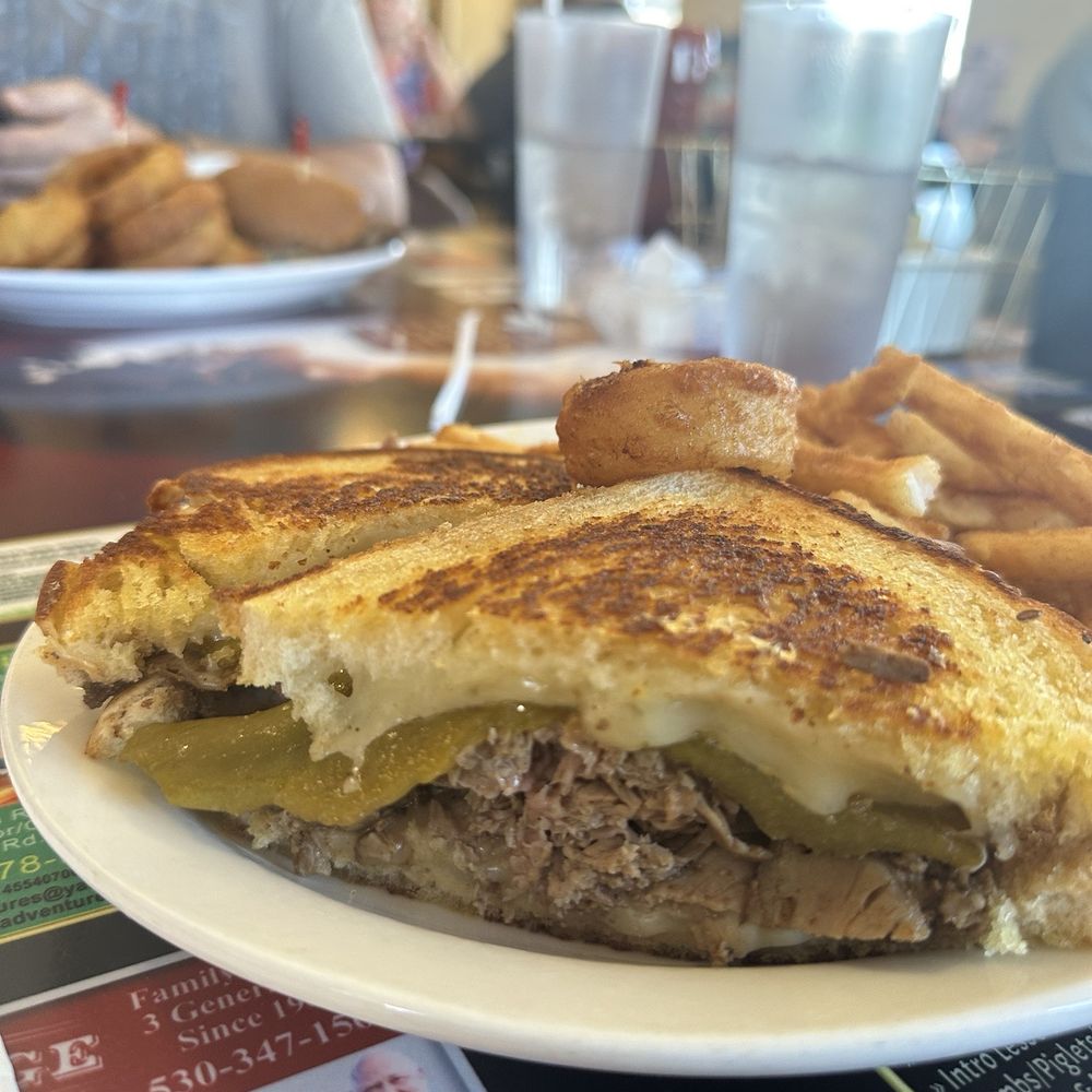 Southwest Tri-Tip melt. Sooo good! Southwest Tri-Tip melt. Sooo good!