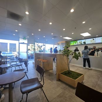Shu Shia - Interior - Bubble Tea Near Me - Cupertino, California
