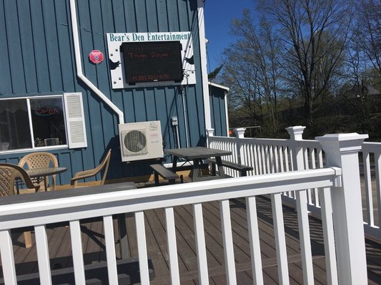 Bear's Den Restaurant & Tavern / Log Cabin Motel by null