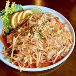 Fuji - Shrimp Pad Thai, with plump shrimp and a very balanced sauce.