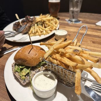 Yard House - Korean ribeye & Everything crusted ahi tuna - New American Near Me - Virginia Beach, Virginia Yard House - Korean ribeye & Everything crusted ahi tuna - New American Near Me - Virginia Beach, Virginia