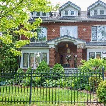 Avonview Manor - Avonview Manor, c. 1916 Built by prolific businessman/inventor, George Kalbfleisch. - Bed & Breakfast Near Me - Stratford, Ontario