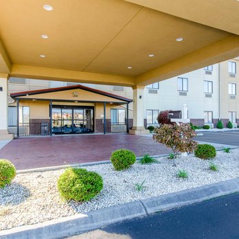 Comfort Suites 19 Photos 10 Reviews Hotels 695 Peppers