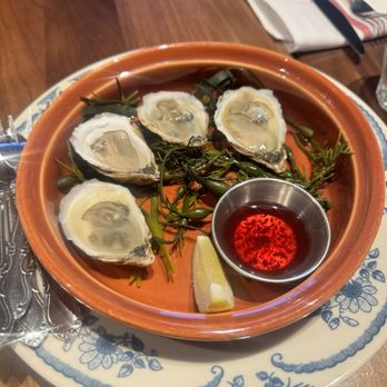 Chloe - Pink moon oysters - American Near Me - Minneapolis, Minnesota