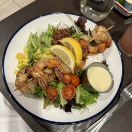 Salad with added shrimp Salad with added shrimp