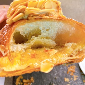 Lune Cbd - Inside an almond croissant - Coffee & Tea Near Me - Melbourne, VIC Lune Cbd - Inside an almond croissant - Coffee & Tea Near Me - Melbourne, VIC