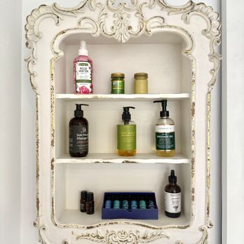 Attune Lux Spa - Aromas and Oils - Massage Therapy Near Me Attune Lux Spa - Aromas and Oils - Massage Therapy Near Me