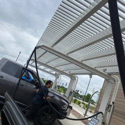 Everclean Car Wash - Cleaning the car