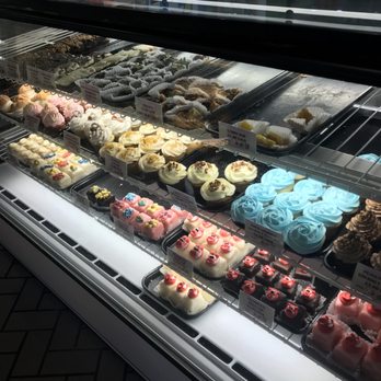 Rick's Bakery - Cupcakes and petit fors - Patisserie/Cake Shop Near Me - Rogers, Arkansas