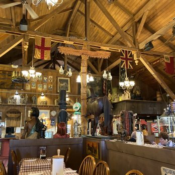 Back 40 Junction Restaurant - Decor inside - American Near Me - Decatur, Indiana
