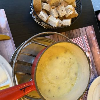 Swiss Chuchi - Truffle Fondue - Fondue Near Me - Zürich, ZH Swiss Chuchi - Truffle Fondue - Fondue Near Me - Zürich, ZH