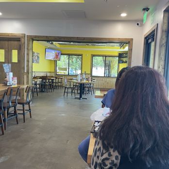 Mambo Seafood - Extended dining - Seafood Near Me - San Antonio, Texas