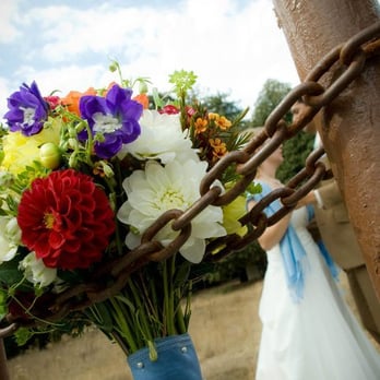 Laughin' Gal Floral - Wedding Planning Near Me Laughin' Gal Floral - Wedding Planning Near Me