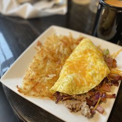 Elements Kitchen Plus Bar - Meat lover omelette (don't remember the exact name)