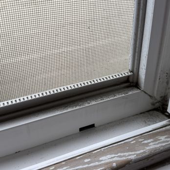 Happi Cleaning - Bathroom window - Home Cleaning Near Me Happi Cleaning - Bathroom window - Home Cleaning Near Me