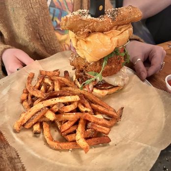 Bacon, Bourbon & Beer - B3 burger and fries - Cocktail Bars Near Me - Morgantown, West Virginia