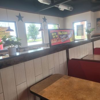 Chicken Express - Seating - Fast Food Near Me - Kyle, Texas
