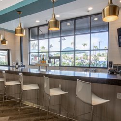 Gelson's Newport Beach Wine Bar