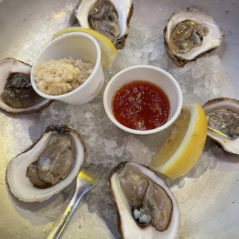 Quarterdeck - Half dozen oysters - Seafood Near Me - Arlington, Virginia Quarterdeck - Half dozen oysters - Seafood Near Me - Arlington, Virginia