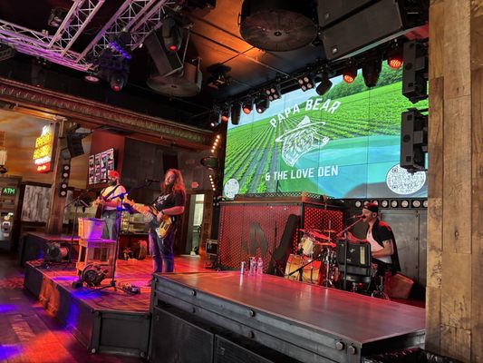 Jason Aldean's Kitchen + Rooftop Bar by null