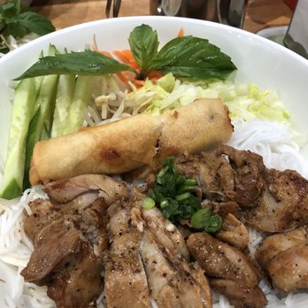 PHO OK - Chicken spring roll bun - Vietnamese Near Me - Toronto, Ontario PHO OK - Chicken spring roll bun - Vietnamese Near Me - Toronto, Ontario