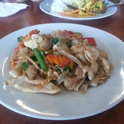 N Thai Sing - Pad kee mao