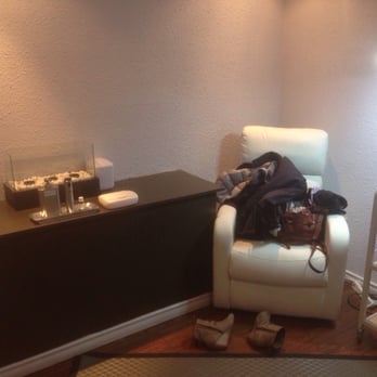 Beauty Wax Room - The room. - Eyelash Service Near Me - Toronto, Ontario Beauty Wax Room - The room. - Eyelash Service Near Me - Toronto, Ontario