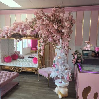 Sweet Escape - Cute picture area. - Ice Cream & Frozen Yogurt Near Me - Orange, California
