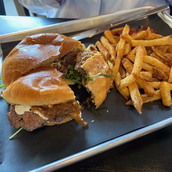 The Goat - The Goat burger - American Near Me - Batavia, Illinois