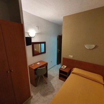 Hotel Camposol - Bedroom - Hotels Near Me - Benidorm, A