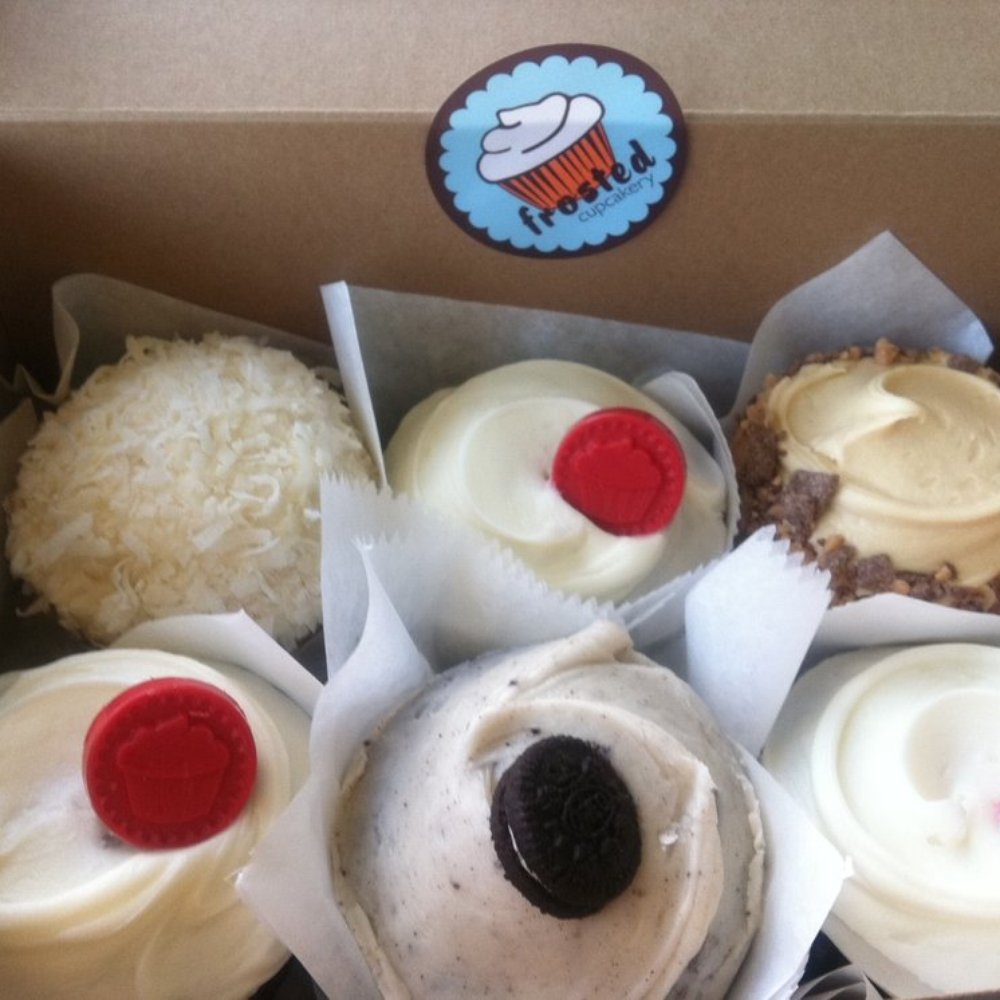 Frosted Cupcakery - white/coconut vanilla, red velvet/cream cheese, choc/caramel buttercream toffee, choc/cookies&cream - Bakeries Near Me - Long Beach, California