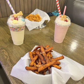 Dawg Park - Hot Dogs Near Me - Glenview, Illinois