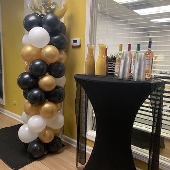 ICONIC Mode - Mimosa table - Men's Clothing Near Me - Indianapolis, Indiana