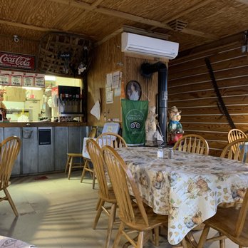 Hickory Pit Bar-B-Que - Interior - Barbeque Near Me - Chattanooga, Tennessee