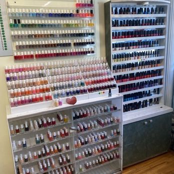 Queen’s Nail And Spa - Nail polish station - Nail Salons Near Me - Queens, New York