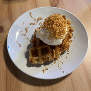 Onit Cafe - Brown cheese and ice cream croffle - IG @bougiefoodieboi - Coffee & Tea Near Me - Federal Way, Washington