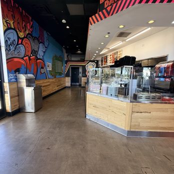 Dave's Hot Chicken - Chicken Shop Near Me - Las Vegas, Nevada